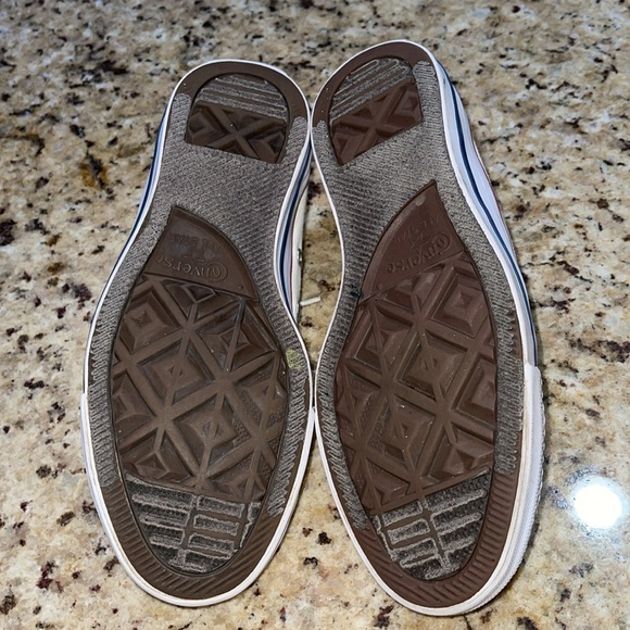 White Converse - Picture 5 of 8